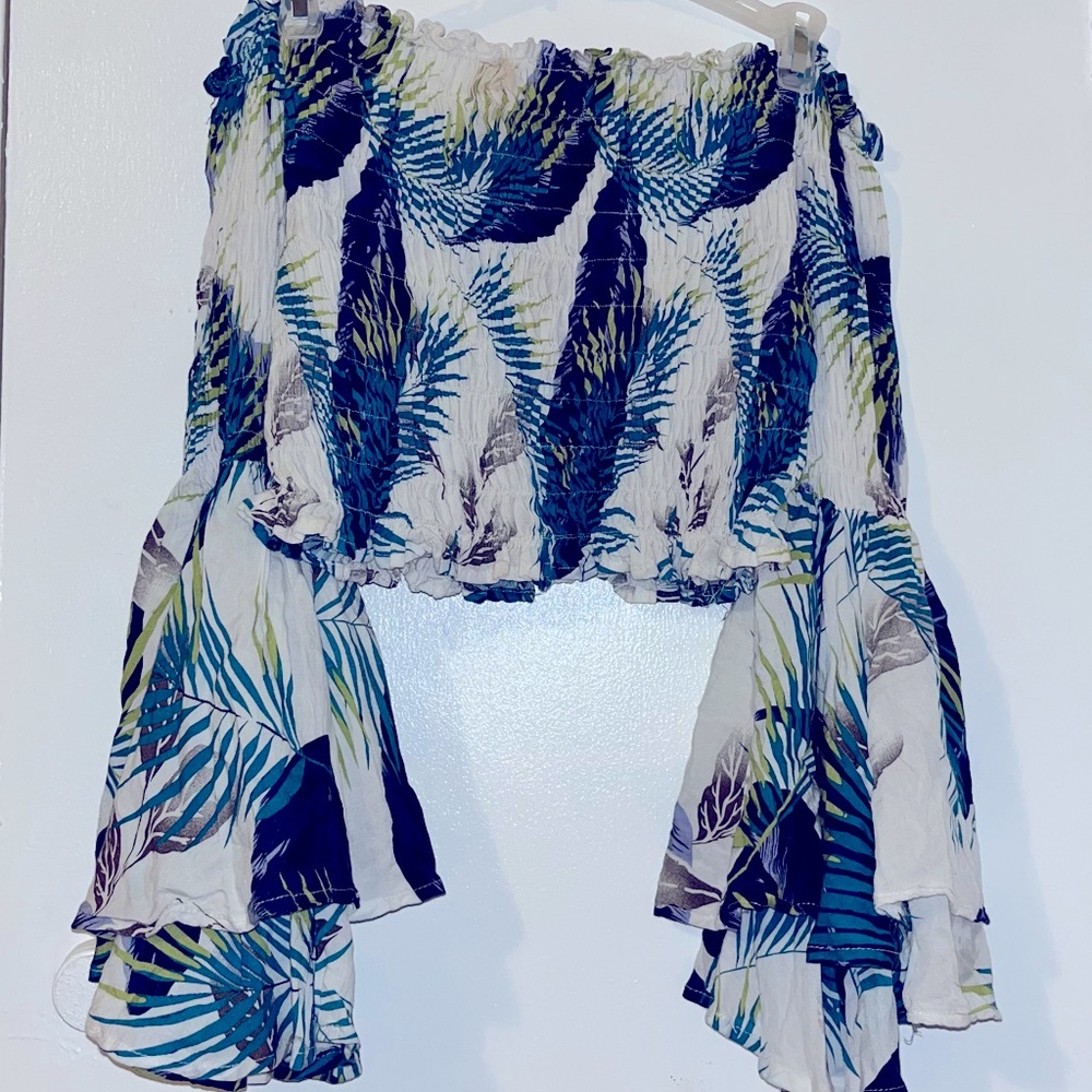 Fashion Nova Bell Sleeve Cropped Top